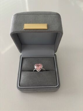 Pink Heart-Cut Halo Ring 14k white gold &  Moissanite.
